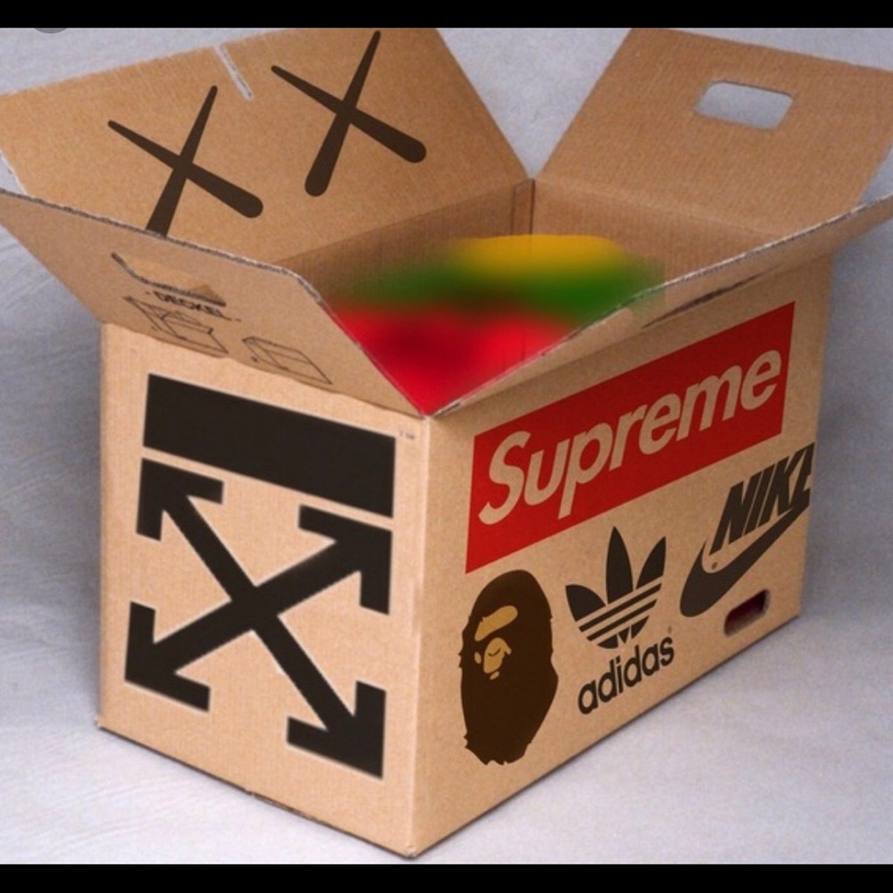HYPEBEAST/RESELLER MYSTERY BOX SUPREME BAPE ASSC